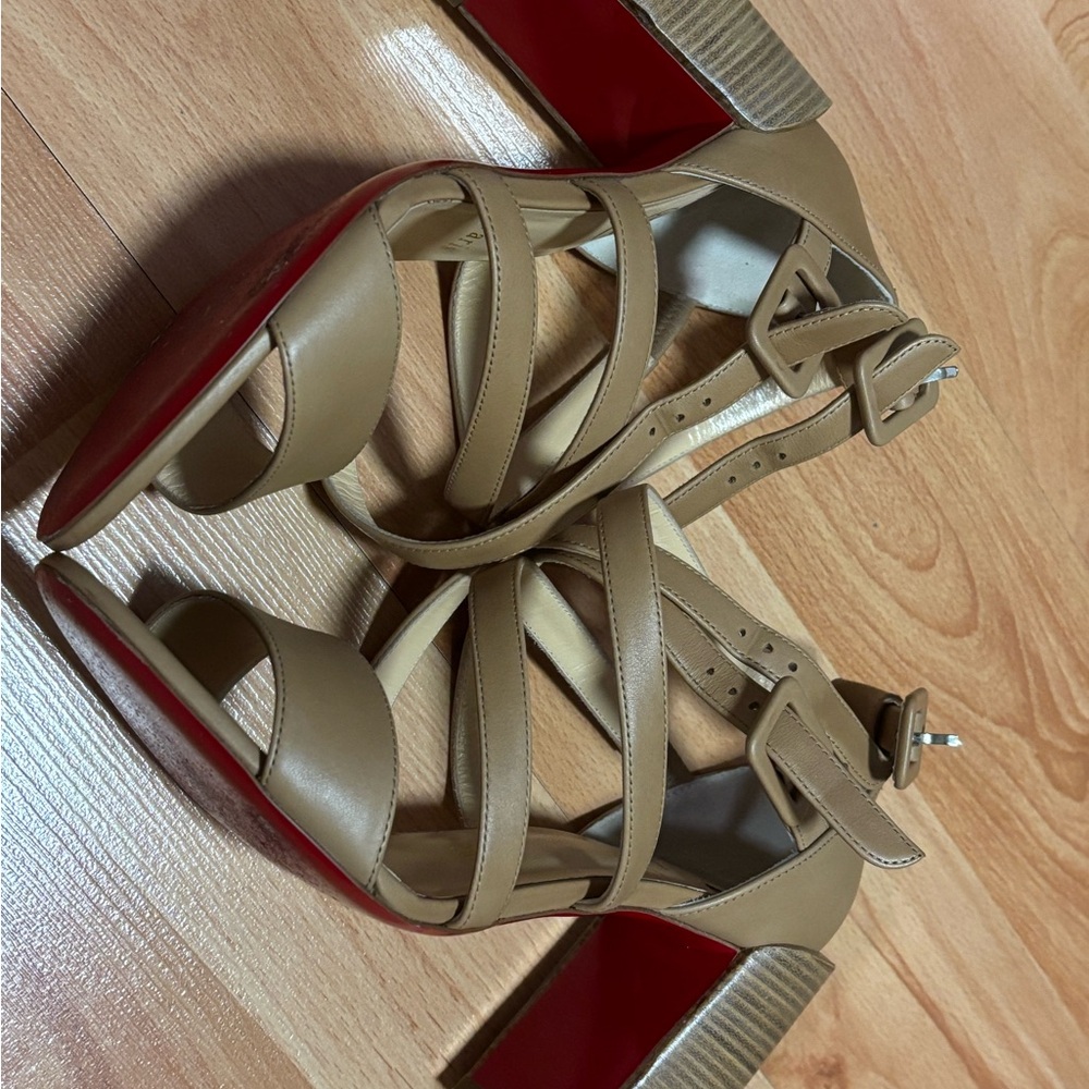 Elegant Tan Strappy Sandals - Picture 4 of 12